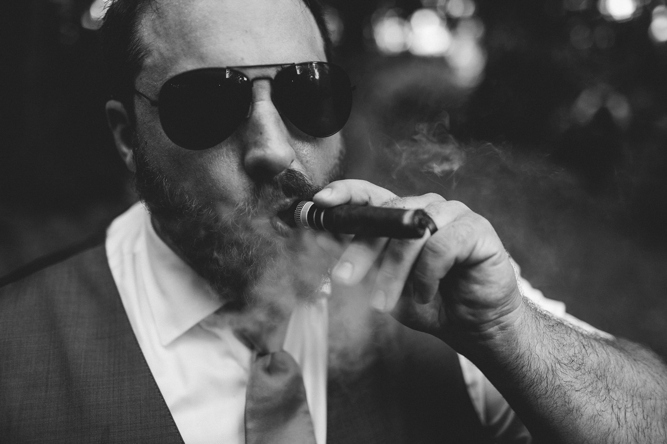 groom cigar